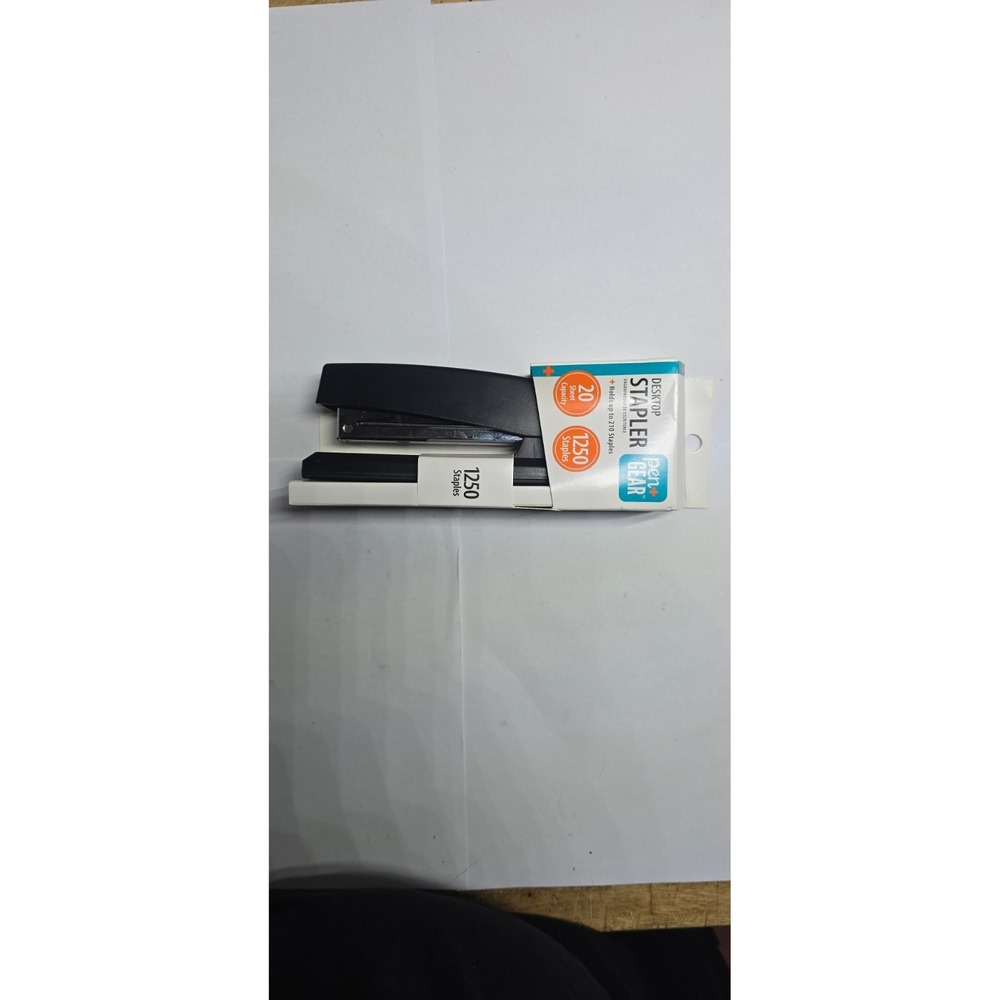 desktop stapler holds 210 staples 1250 staples included